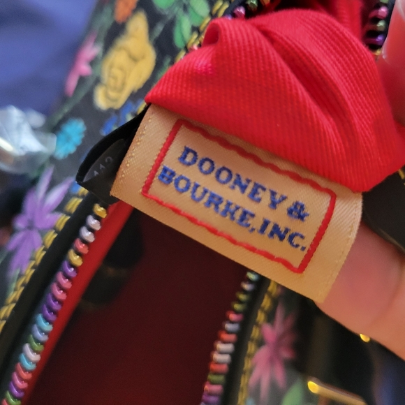 Dooney & Bourke Classic Satchel Black Floral Coated Fabric ~ NWT ~ Stunning! - Picture 8 of 16